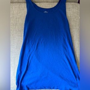 blue tank top